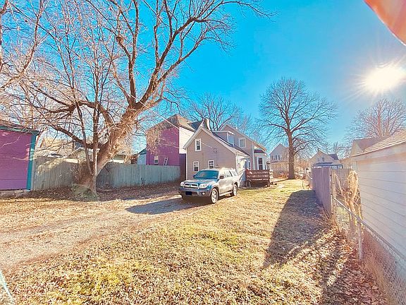 4th image of 65 Lawson Ave W