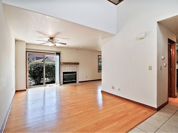 4th image of 315 William Latham Dr