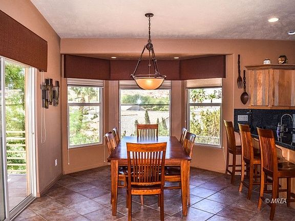 3rd image of 931 Monaco Cir