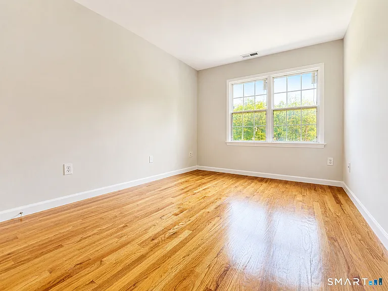 51 Old Kings Hwy #16 — Photo 16