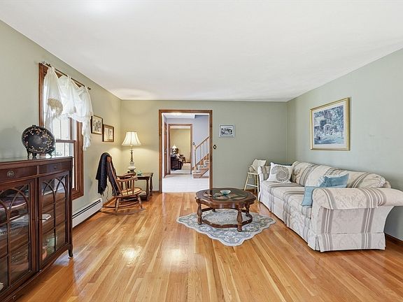 4th image of 3 Sherbrooke Dr