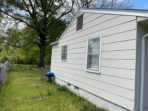 4th image of 229 Clark Cir