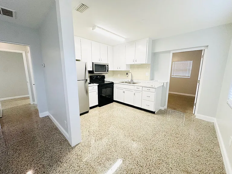 3718 138th Ave N #2 — Photo 3