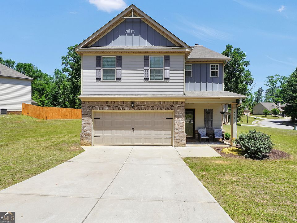 1st image of 482 Louise Way