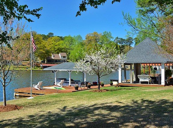 5th image of 236 N Lakeshore Dr