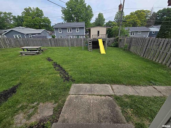 4th image of 1924 Glenn St