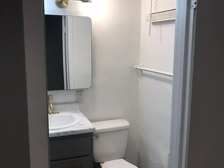 Western Avenue Apartments LLC — Photo 10