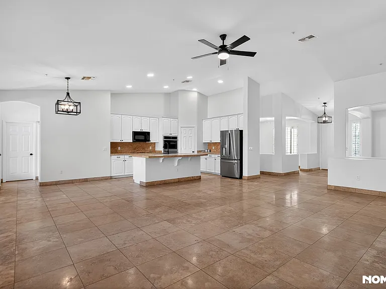 7742 E Los Gatos Dr — Photo 8