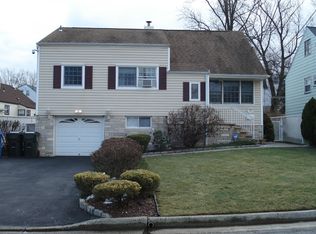 32 Hearthstone Ave, Fords, NJ 08863