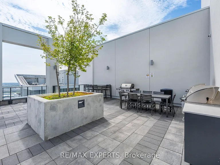 9000 Jane St #1220 — Photo 31