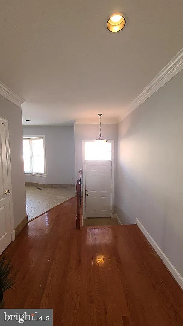 3 bed, 4.0 bath, 2507 sqft, $4,250 — Photo 3