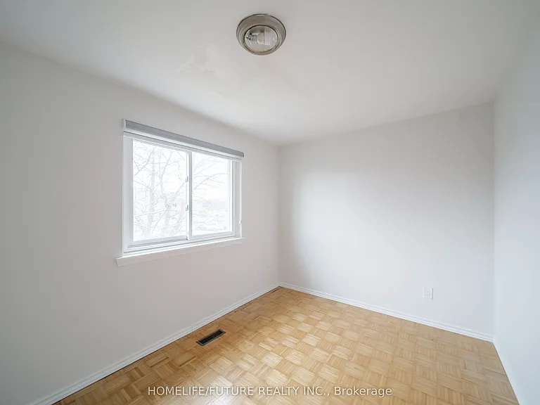 8 Coltman Cres — Photo 18