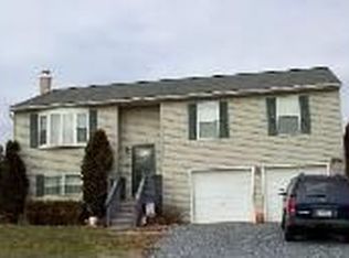 137 Ridge Dr, Dillsburg, PA 17019