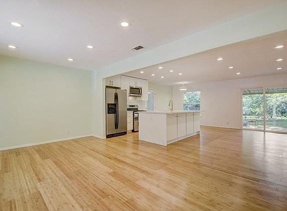 3rd image of 4903 Oldfort Hill Dr