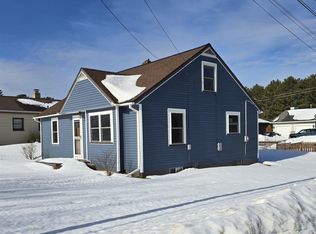1225 Wenonah St, Negaunee, MI 49866