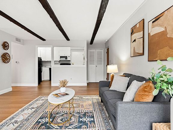 5th image of 53 Melrose St APT 2B