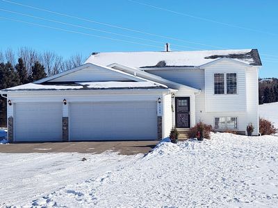 7145 Discovery Dr, Bismarck, ND, 58503