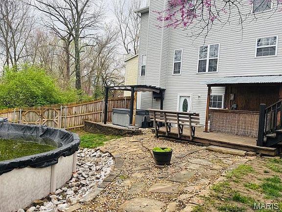 3rd image of 810 Braidwood Ct