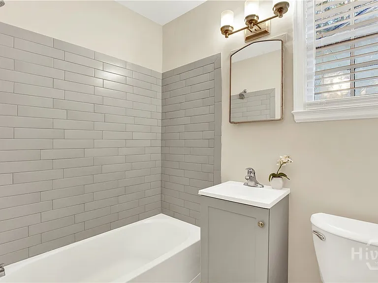 1309 E 55th St — Photo 14