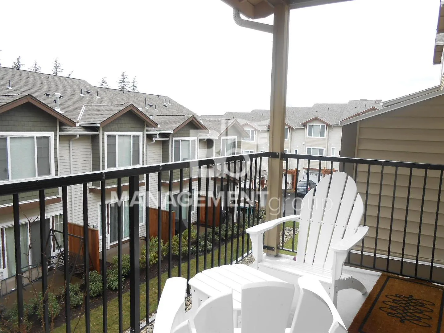 Beautiful Townhome Located In NW Portland's Timberland Community — Photo 2