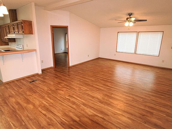 2nd image of 912 N Mamer Rd
