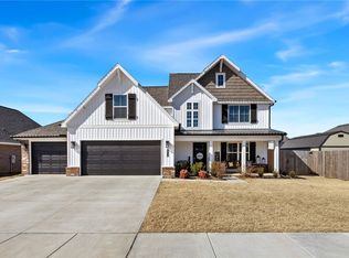 652 Baggett St, Prairie Grove, AR 72753