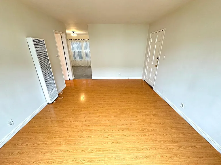 835 Bay St #1 — Photo 30