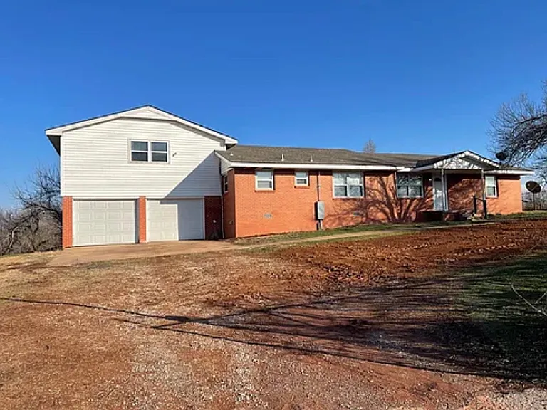 14200 N Sooner Rd — Photo 1