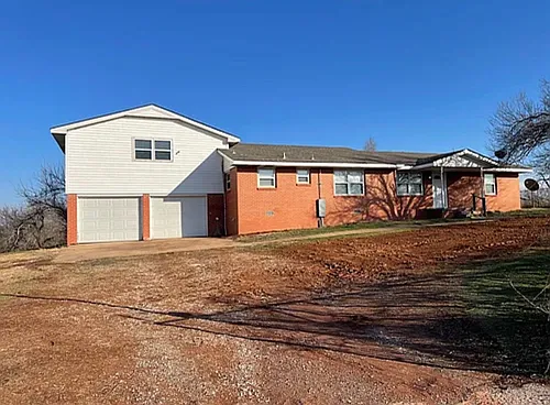 14200 N Sooner Rd Photo 1