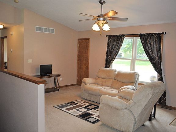 2nd image of 30176 Wyndtree Blvd