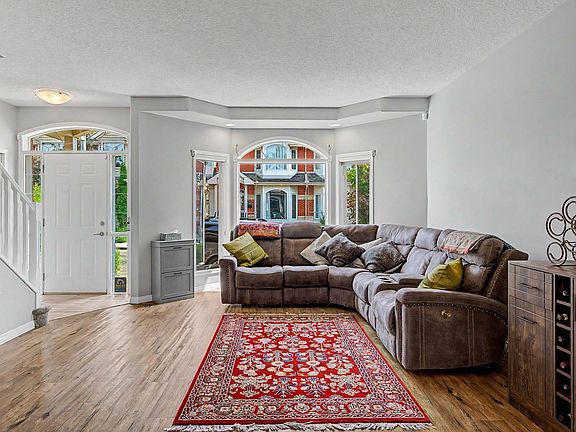 5th image of 9130 100a Ave NW