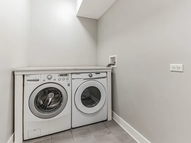 3235 N Wilton Ave #1 — Photo 17