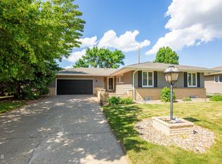 600 Columbia Dr, Bismarck, ND 58504