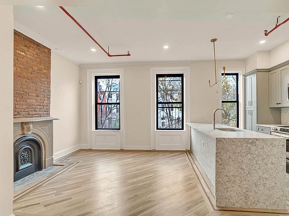 3rd image of 416A Grand Ave #2
