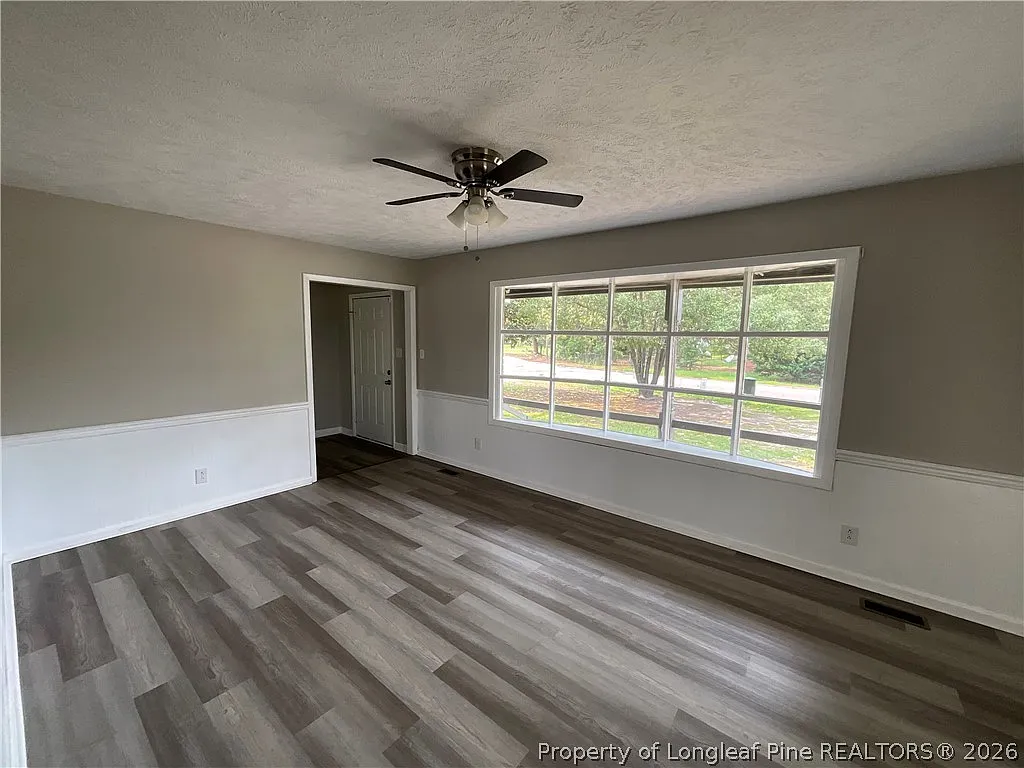 3 bed, 2.0 bath, 1385 sqft, $1,700 — Photo 3
