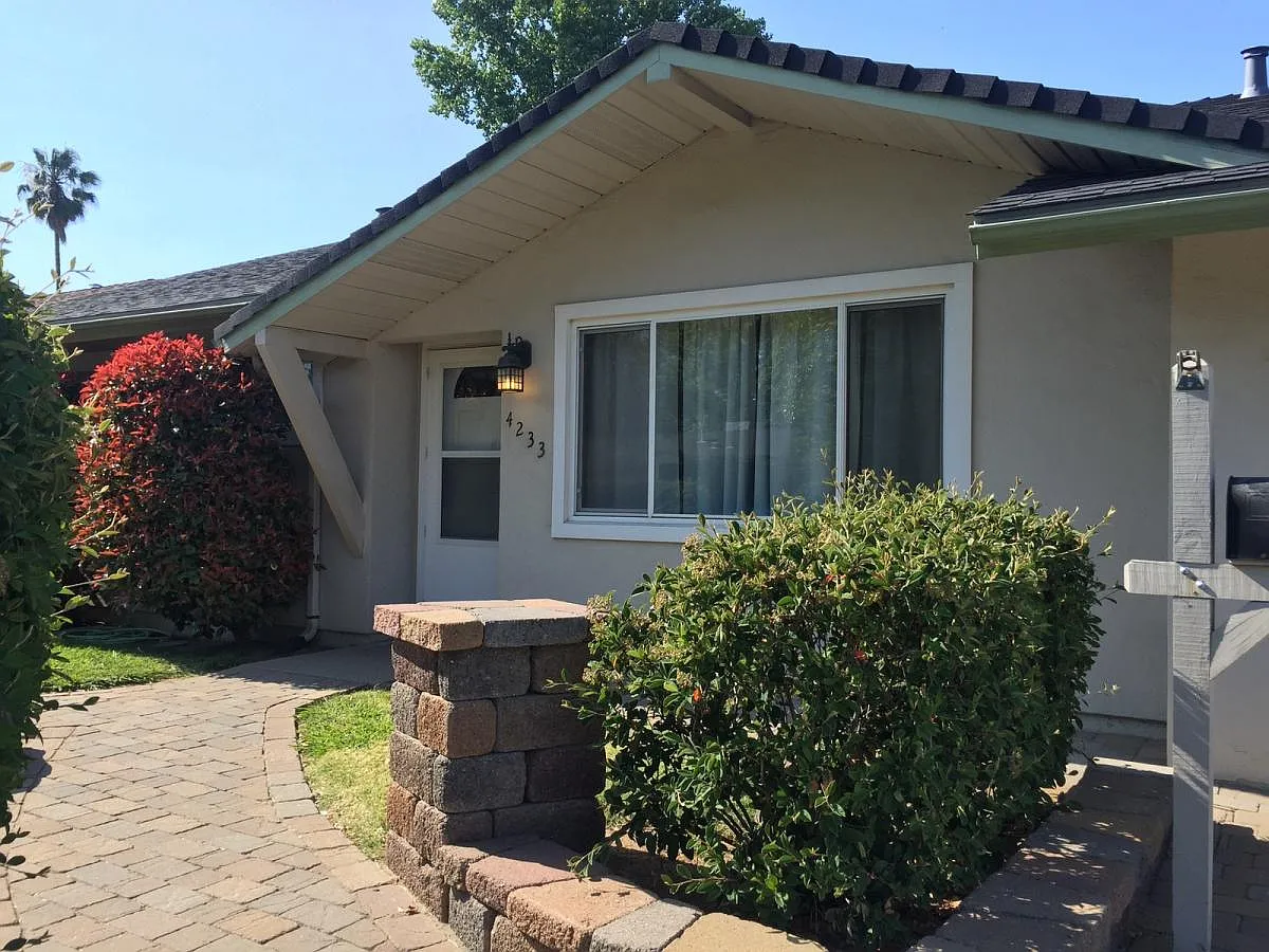 4233 Schofield Way photo 1