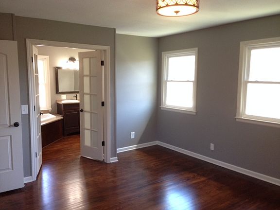 4th image of 1209 E 109th Ter