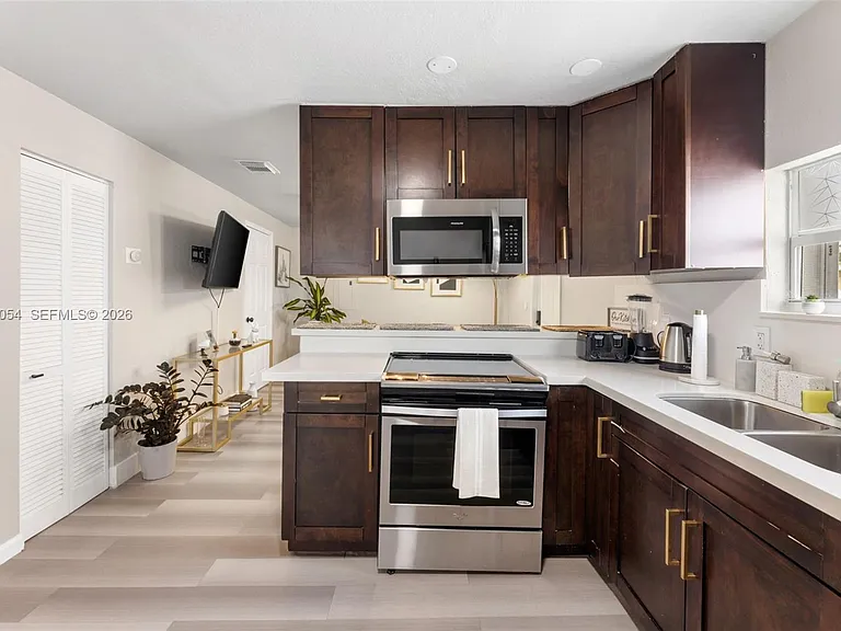 2275 NW 33rd St #2 — Photo 3