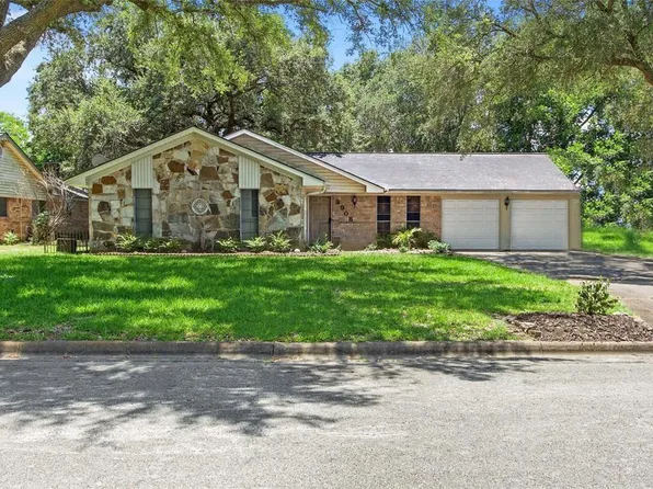 3908 Wickersham Street, Bay City, TX 77414