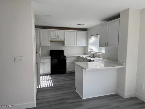 6339 Silver Ribbon Ct, Las Vegas, NV 89139