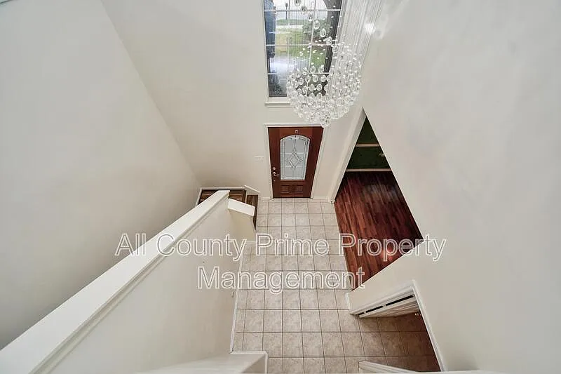 3 bed, 2.5 bath, 2123 sqft, $2,250 — Photo 4