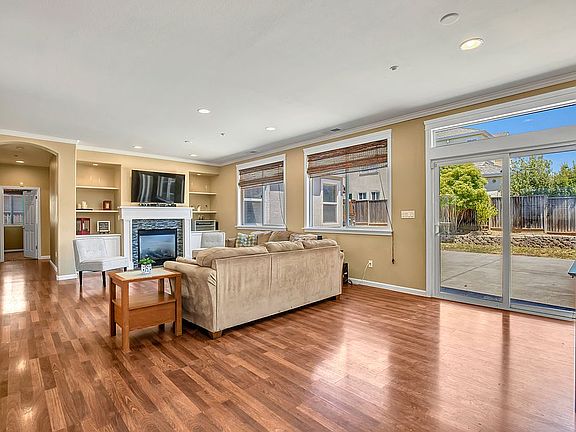 5th image of 600 Meadow Bay Dr