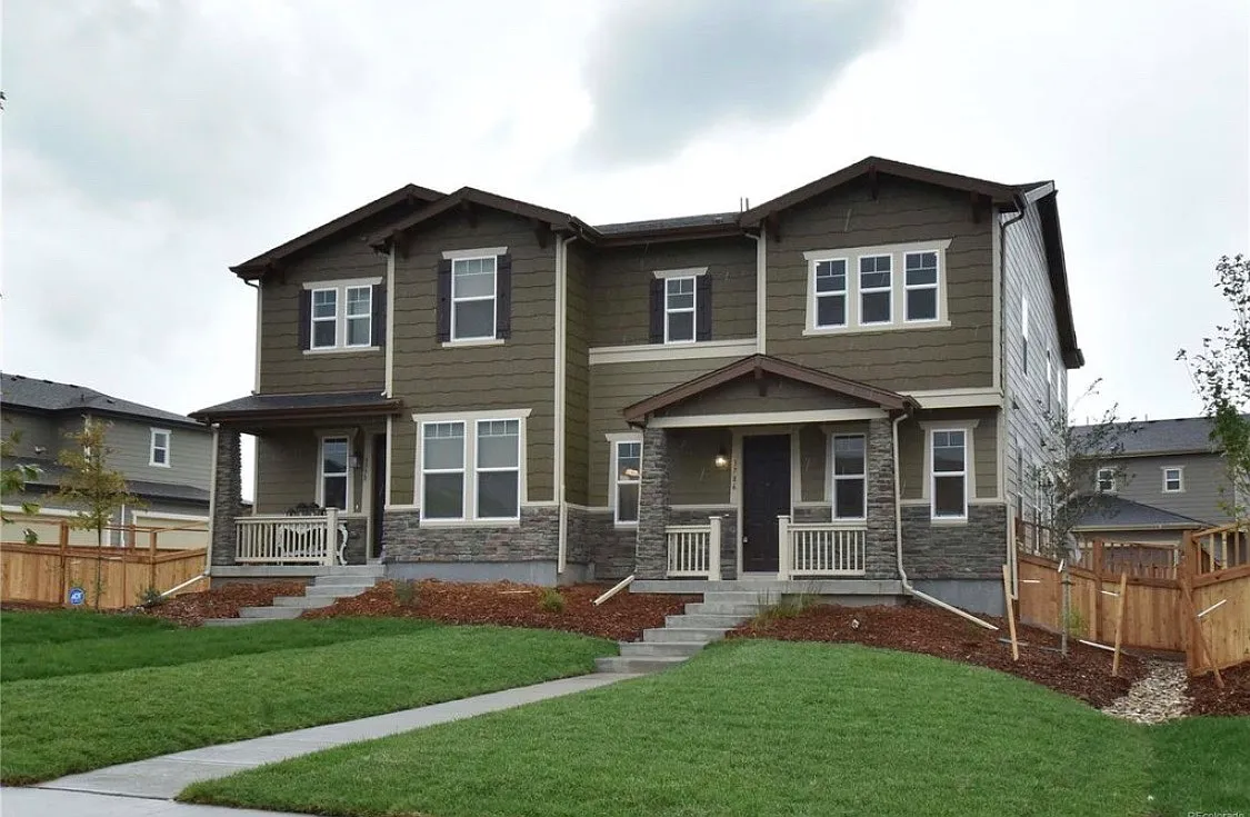 3 bed, 2.5 bath, 2042 sqft, $3,100 — Photo 1