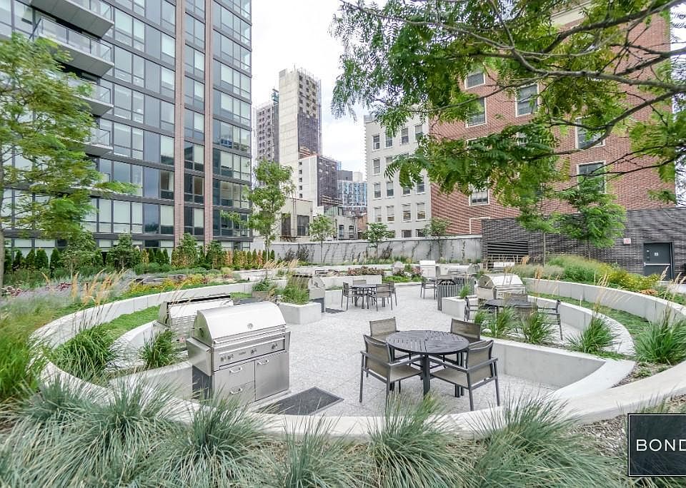 1st image of 33 Bond St APT 1107