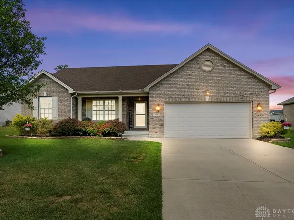 328 Deep Woods Ct, Carlisle, OH 45005