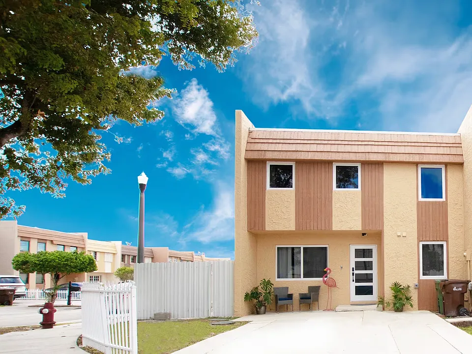 940 W 81st Rd