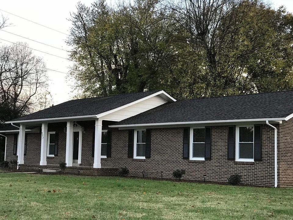 Corner lot with privacy fence