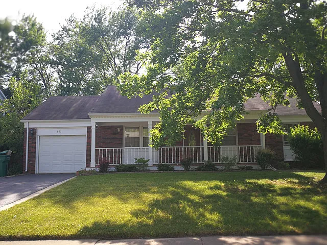 691 Woodhollow Ln photo 1