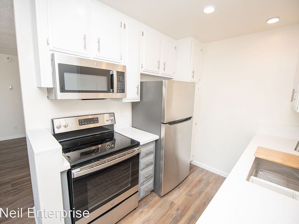 1st image of 4070 Kansas St APT 304