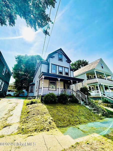 3rd image of 39 Columbia Street